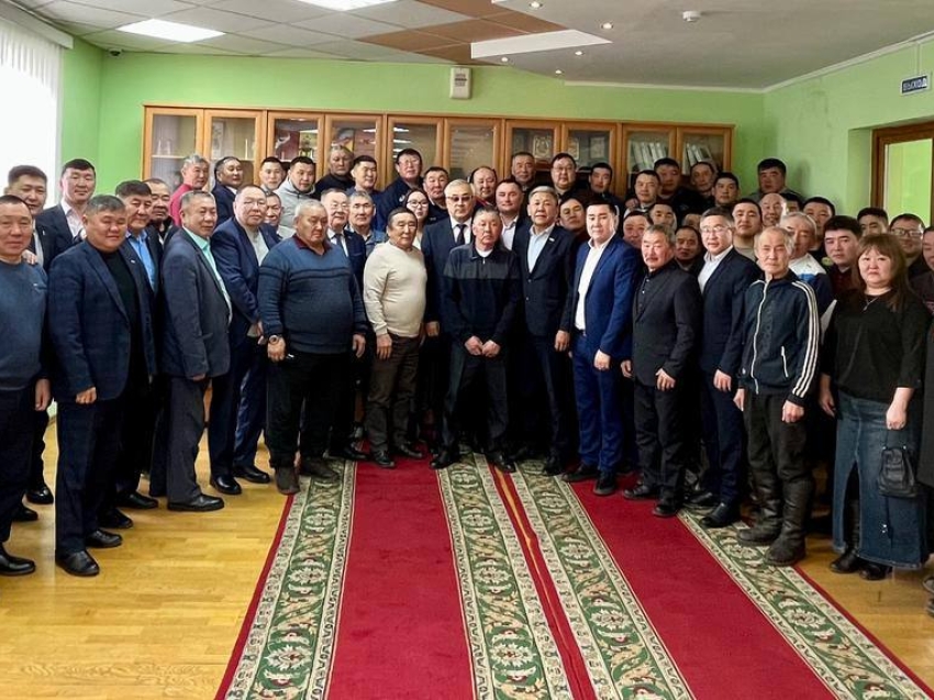 ​Баир Жамсуев встретился с представителями спортивного сообщества Агинского округа